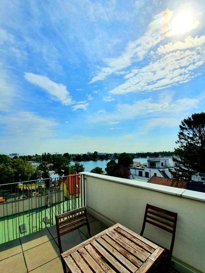 Near Lake Two Bedroom Fully Furnished Apartment Вена Экстерьер фото